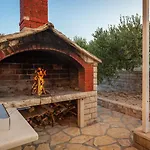 Dubrava - Heated Pool & Olive Grove Retreat I Brac Island