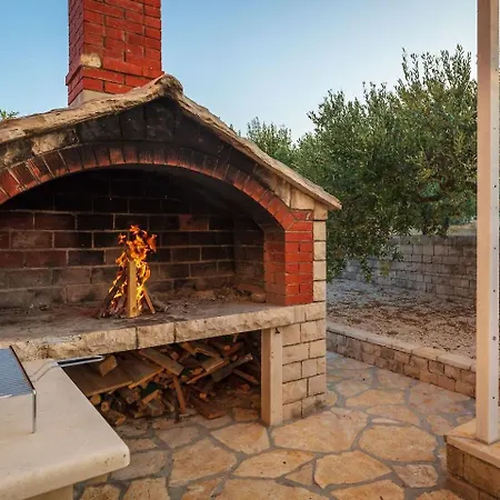 Dubrava - Heated Pool & Olive Grove Retreat I Brac Island