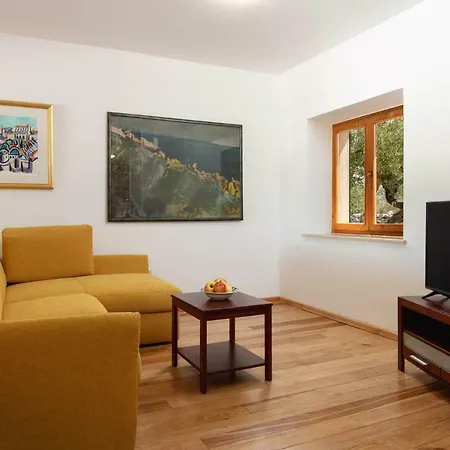 Dubrava Tranquil Retreat Nestled In An Olive Grove For Serene Escapes Villa Pucisca
