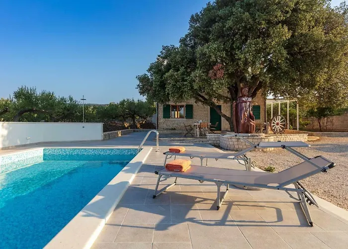 Dubrava Peaceful Getaway In An Olive Grove With Heated Pool