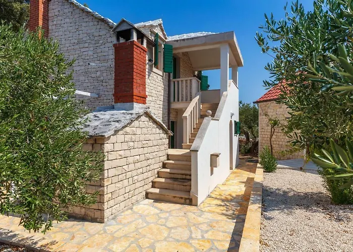 Dubrava Peaceful Getaway In An Olive Grove With Heated Pool * Pucisca