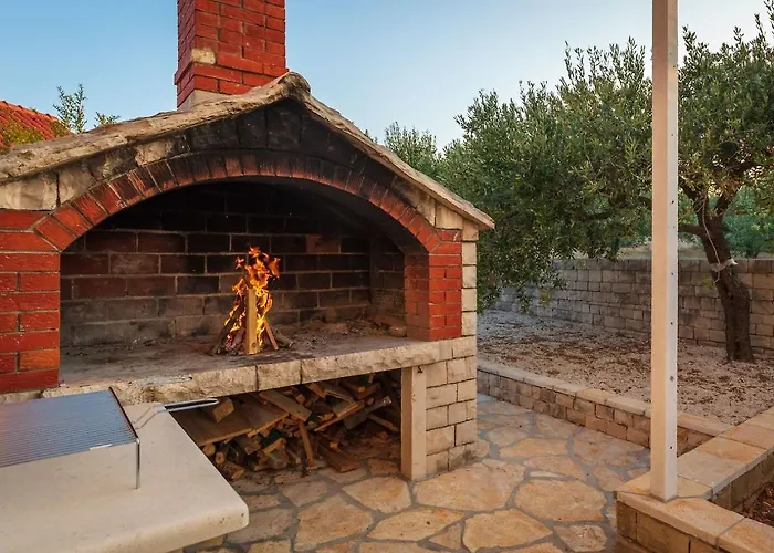 Dubrava Peaceful Getaway In An Olive Grove With Heated Pool