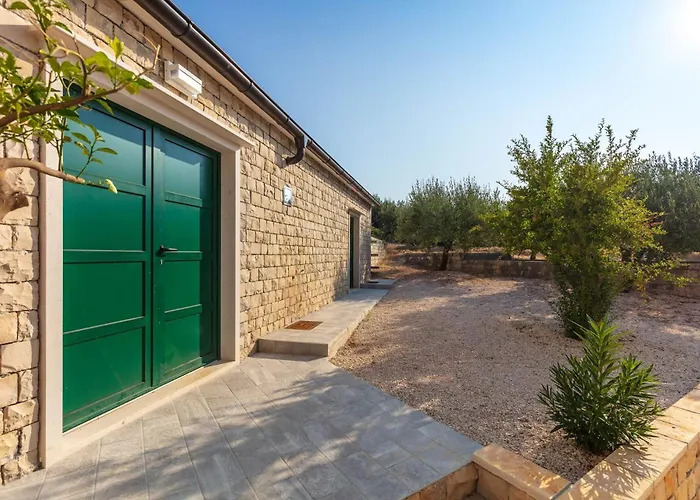 Villa Dubrava Peaceful Getaway In An Olive Grove With Heated Pool *