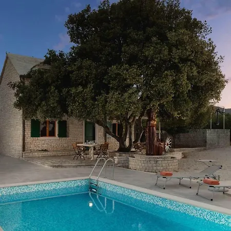 Dubrava - Heated Pool & Olive Grove Retreat I Brac Island Βίλα