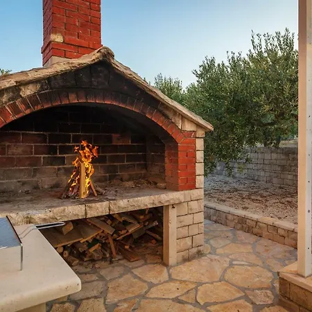 Dubrava Peaceful Getaway In An Olive Grove With Heated Pool Vila *