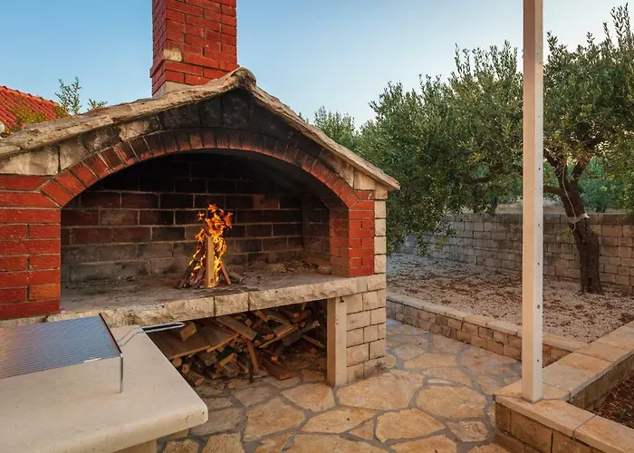 Dubrava Peaceful Getaway In An Olive Grove With Heated Pool Вилла *