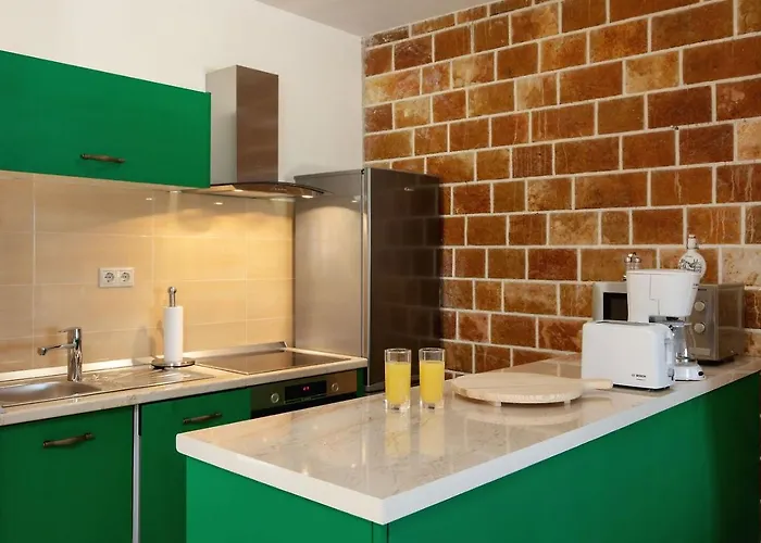 Dubrava Peaceful Getaway In An Olive Grove With Heated Pool Пучишча