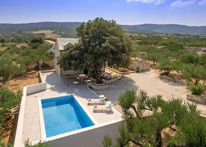 Dubrava Peaceful Getaway In An Olive Grove With Heated Pool Вилла